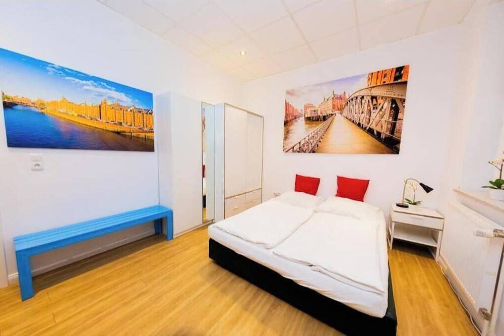 Ganze Wohnung, City Apartment Reeperbahn Hamburg: 2-Bedroom Apartment with a Terrace in Reeperbahn, Hamburg