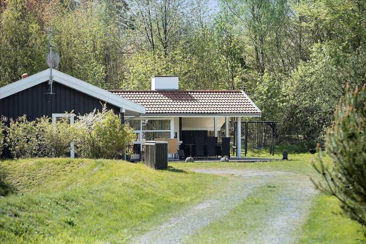 Ferienhaus für 6 Personen, mit Terrasse und Whirlpool sowie Sauna in Østre Sømarken