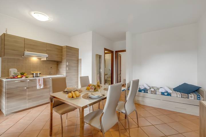 Gîte pour 4 personnes, avec balcon et piscine, adapté aux familles à Monte Isola - 3