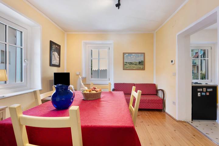 Hel lejlighed, Apartment 'Casa Avisio' with Private Garden, Wi-Fi and Ski Slopes Nearby in Castello-Molina di Fiemme, Fleimstaler Alpen