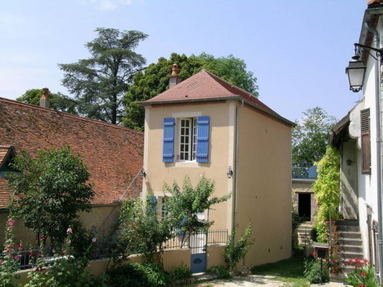 Casa renovada con vista al castillo, se aceptan mascotas, terraza panorámica in Billy, Región de Vichy