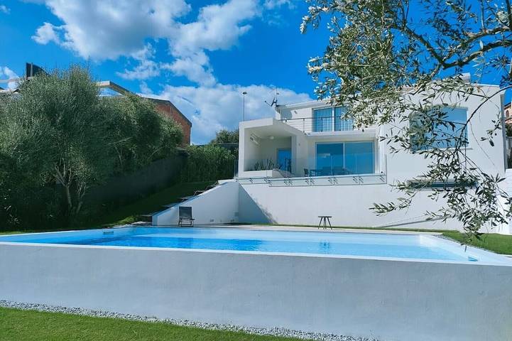 Villa für 8 Personen, mit Whirlpool und Garten sowie Terrasse - 1