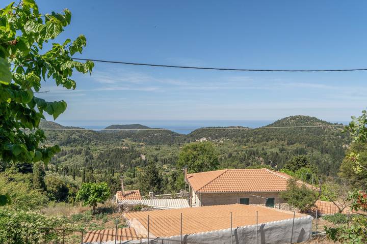 Entire apartment, Apartment 'Hortata Panorama Garden House' with Mountain View, Wi-Fi and Air Conditioning in Greece