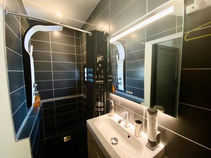 Location de vacances pour 2 personnes, avec jardin dans Le Quatorzieme - 4