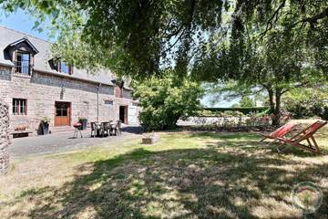 Gîte pour 5 personnes, avec jardin et terrasse, animaux acceptés à Parigné