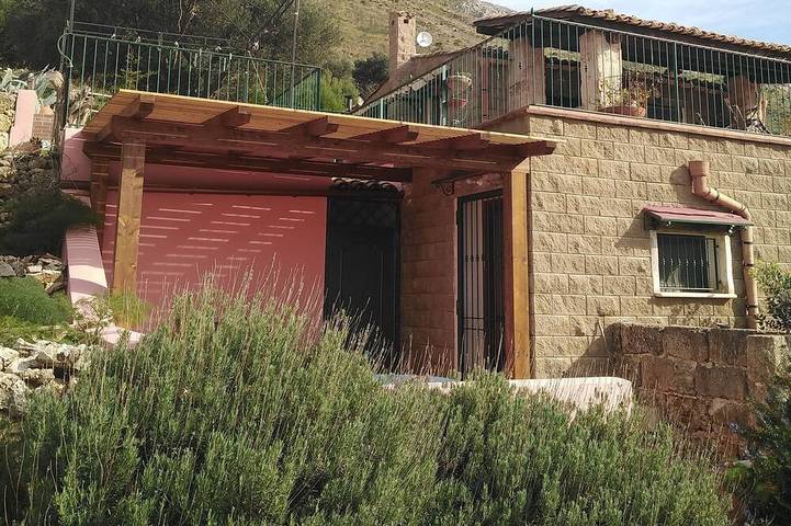 Ferienhaus für 2 Personen, mit Garten und Terrasse sowie Pool, mit Haustier