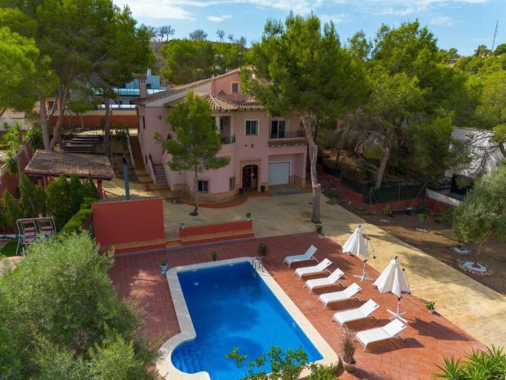Casa rural para 8 personas, con Balcón y Terraza además de Jardín y Piscina en San Miguel de Salinas