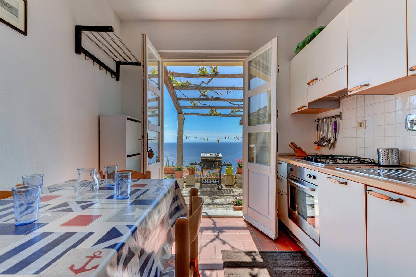 Appartamento intero, Appartamento "Casa Ebaté" con vista mare, terrazza e Wi-Fi in Chiessi, Isola d'Elba