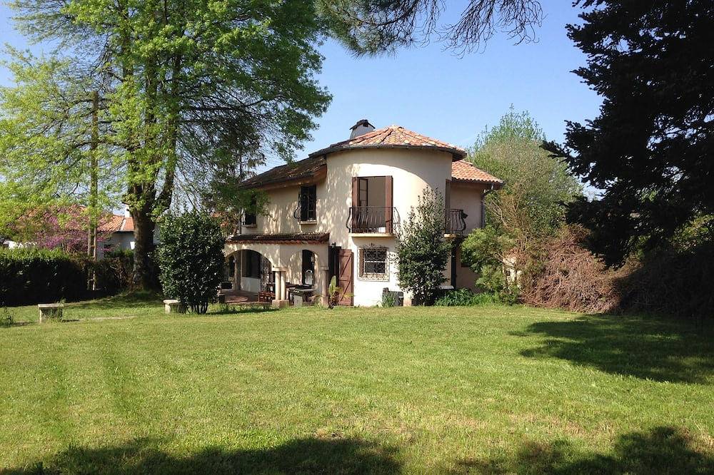 Grande Maison Familiale A 15 Minutes Des Plages Hossegor Capbreton Seignosse in Saint-Vincent-de-Tyrosse, Côte d’Argent