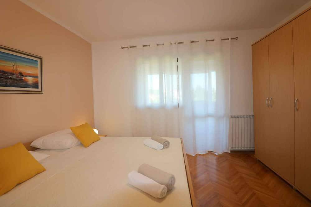Geheel appartement, Vakantiewoning met buitenzwembad in Poreč, Porec en omgeving