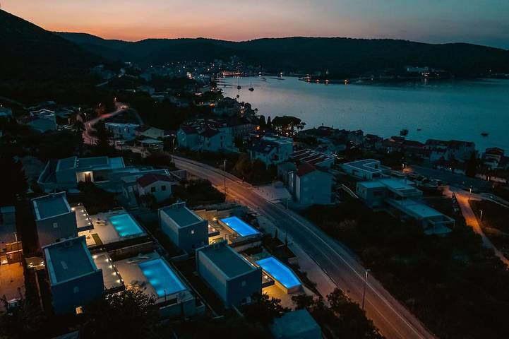 Villa for 8 people, with garden on Vis