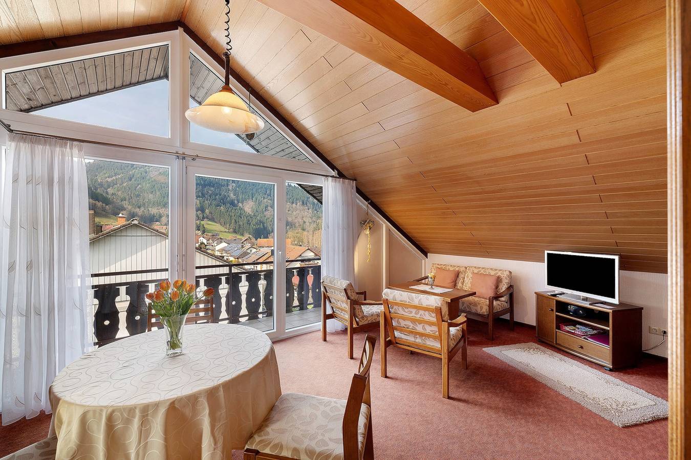 Ganze Wohnung, Haus Huber Ferienwohnung '2' mit überdachtem Balkon und Wi-Fi in Wolfach, Kinzigtal