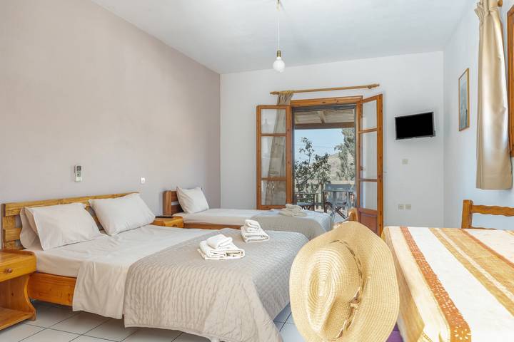 Gîte pour 3 personnes, avec Balcon et Jardin dans Kea - 2