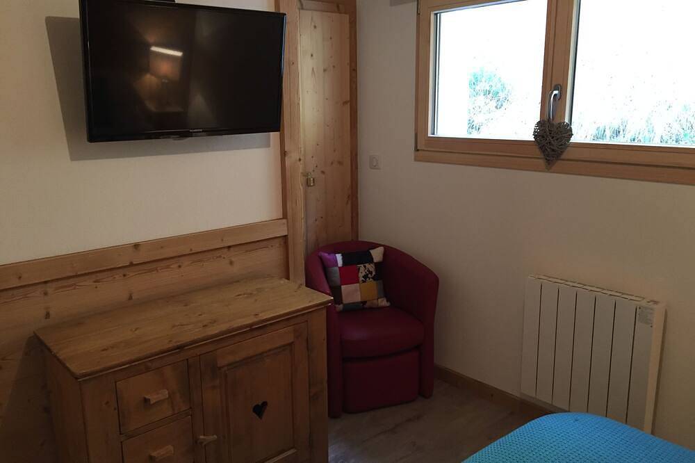 Entire apartment, Luxury, family friendly apartment close to the ski slopes with stunning views in La Chapelle-d'Abondance, Les Portes du Soleil