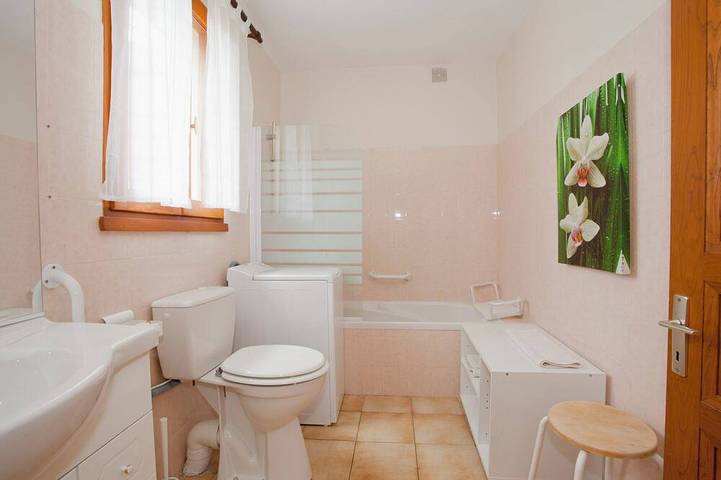 Location de vacances pour 5 personnes, avec terrasse et piscine à Saint-Jean-de-Laur - 4