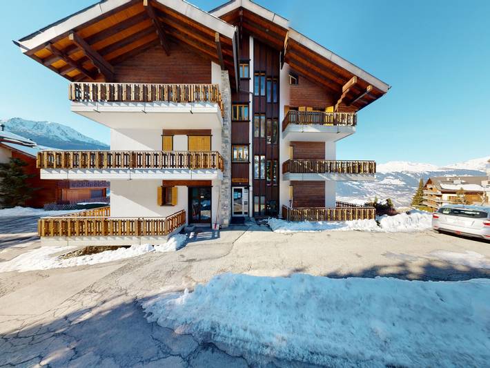 Ferienwohnung für 5 Personen, mit Balkon und Pool sowie Ausblick im Wallis