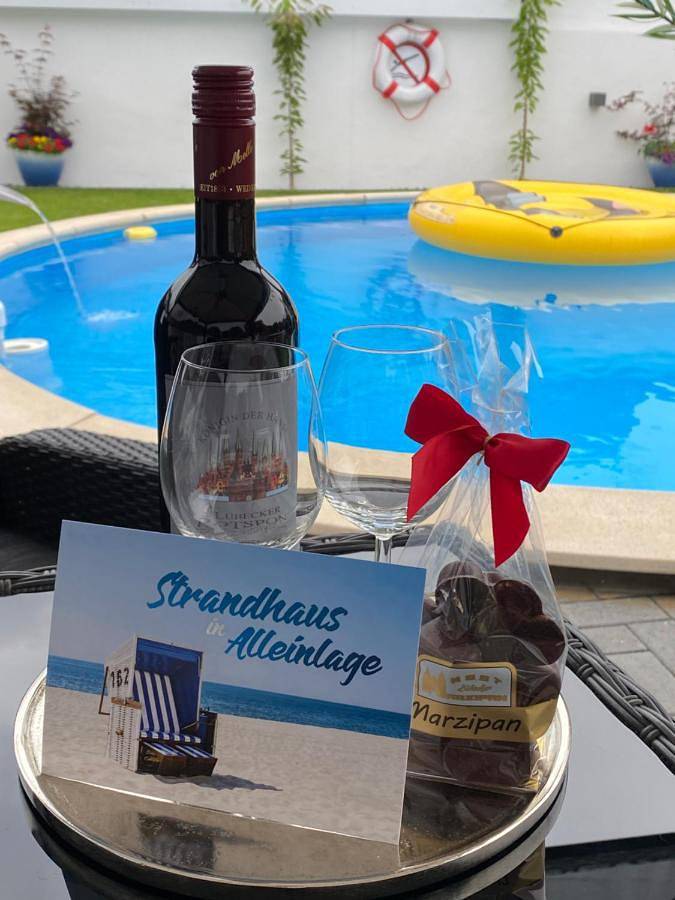 Luxuriöses Ferienhaus Anita mit Pool, Whirlpool und Sauna nahe Timmendorfer Strand, Travemünde und Lübeck in Sereetz, Ratekau