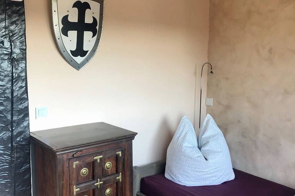 Interessante Ferienwohnung Wachstube im Rittergut Leppersdorf in Wachau, Oberlausitz-Niederschlesien
