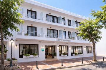 Hotel in Cala d'Or, Santanyí für 3 