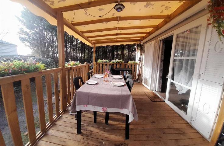 Camping pour 6 personnes, avec Terrasse ainsi que Bassin pour enfant et Piscine à Parentis-en-Born - 2