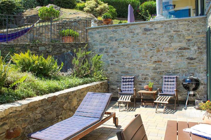 Casa vacanza per 6 persone con vista lago in Santa Maria Rezzonico, Comune di San Siro