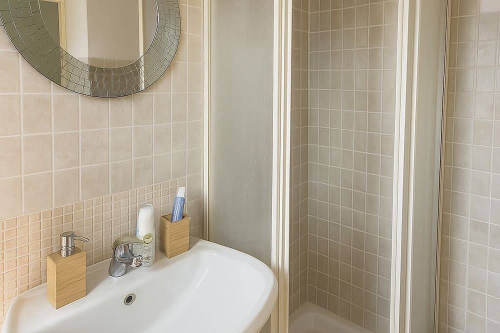 Apartamento entero, Quiet area, with parking for cars and bikes, close to lakes and the waterfall in Viterbo, Provincia de Viterbo