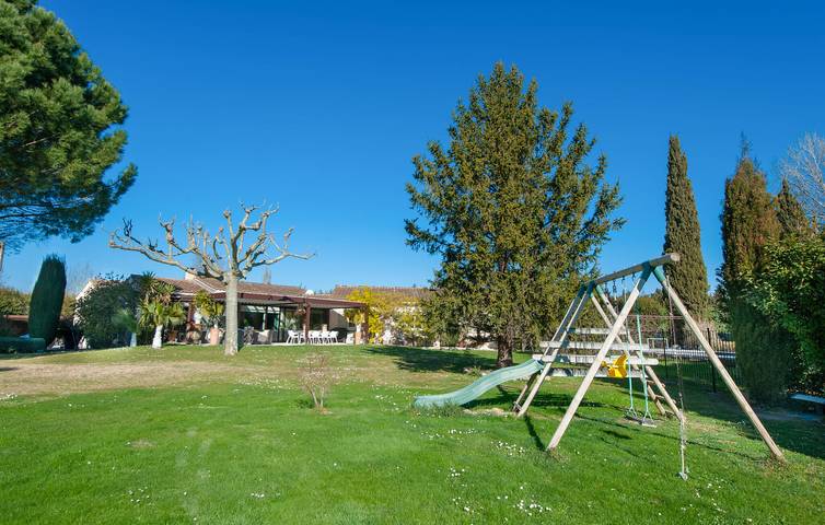 Location de vacances pour 6 personnes, avec terrasse à Graveson - 2