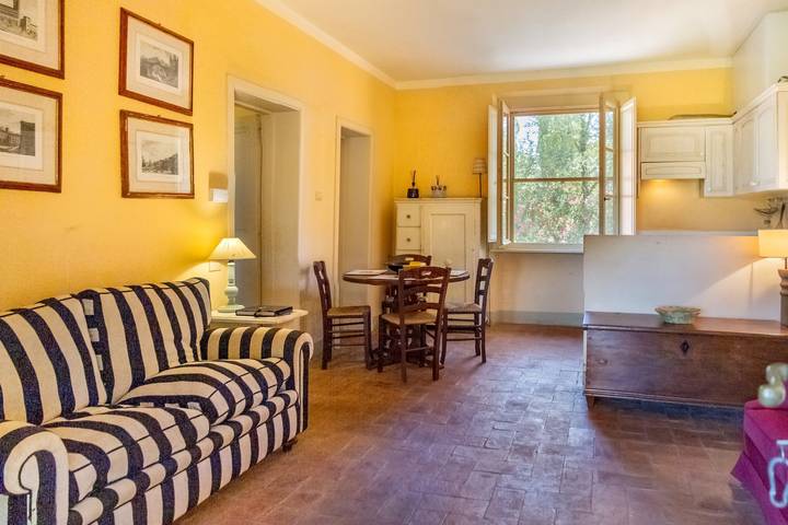 Entire apartment, Apartment 'Scuole Grandi' with Shared Garden in Gavorrano, Grosseto Province