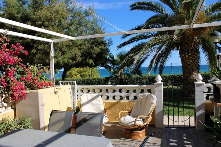 Apartamento de vacaciones para 6 personas, con vistas además de piscina y jardín - 1