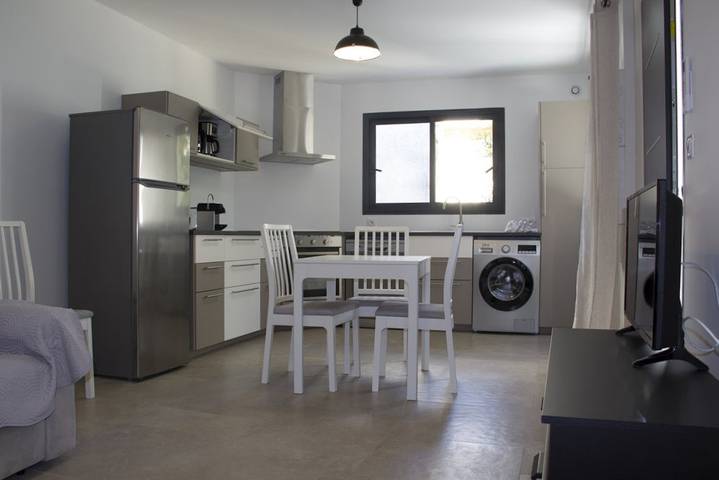 Gîte pour 2 personnes, avec piscine et balcon dans le Luberon - 4