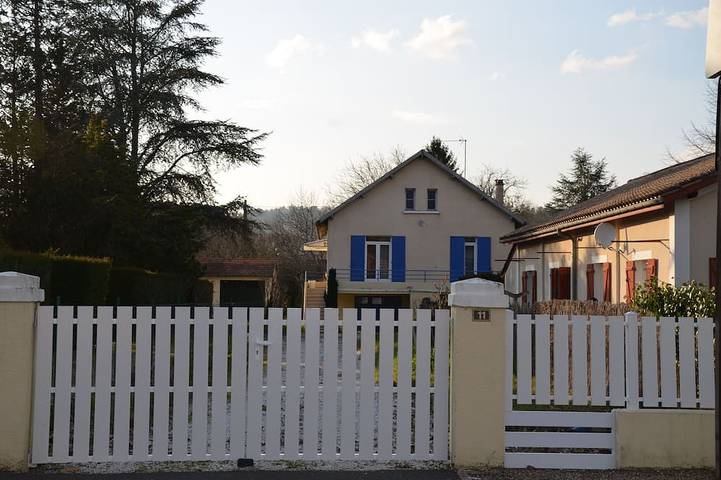 Location de vacances pour 6 personnes, avec balcon et jardin à Sarliac-sur-l'Isle