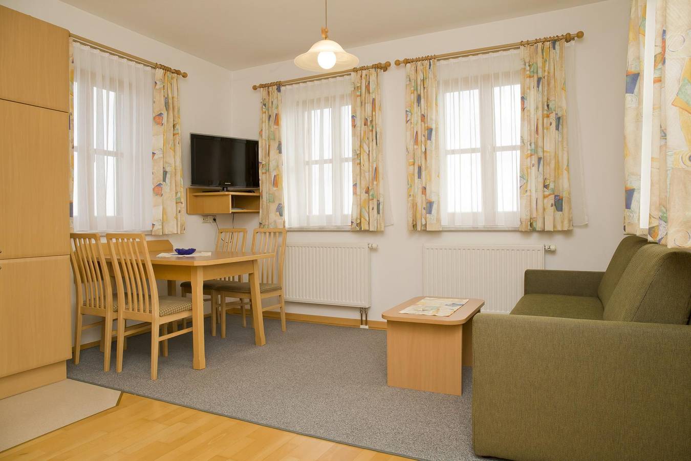 Sonnenwohnung (ab 3 Nächte mit Frühstück) in Steirerland