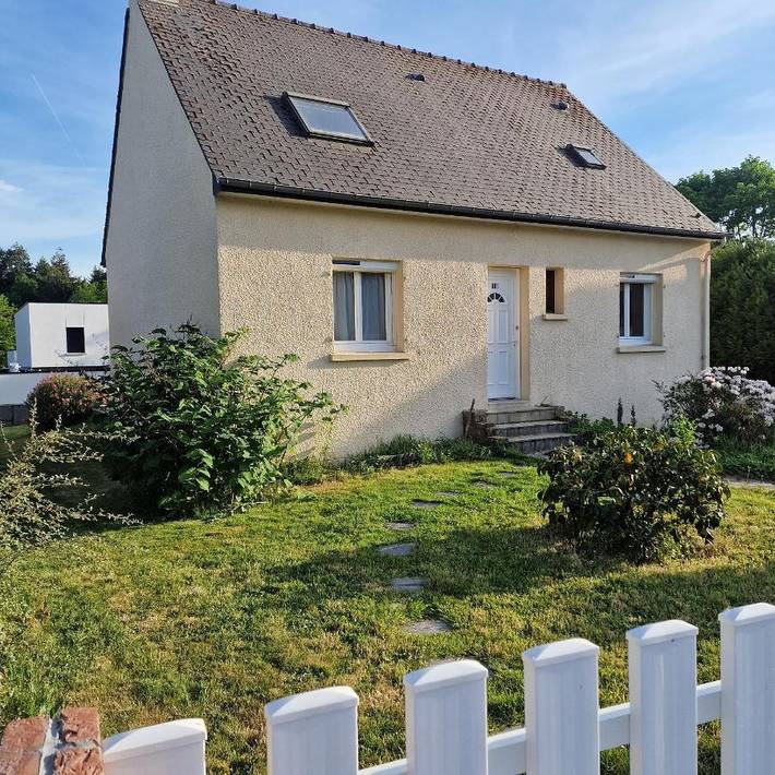 Location de vacances pour 6 personnes, avec vue et terrasse à Laillé
