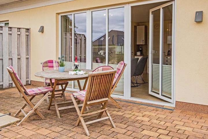 Gemütliches Ferienhaus im Grünen – mit Kamin, Garten & Seenähe in Gothensee, Korswandt