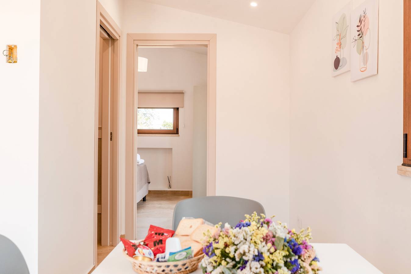 Entire apartment, Apartment 'Le 3 Rose - Alba' with Lake View, Wi-Fi and Air Conditioning in Montallegro, Agrigento Province