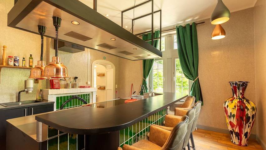 Location de vacances pour 16 personnes, avec piscine ainsi que jardin et jacuzzi, animaux acceptés à Gesves - 4