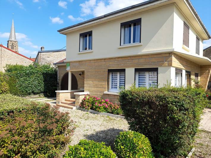Gîte pour 6 personnes, avec Terrasse et Jardin à Stenay