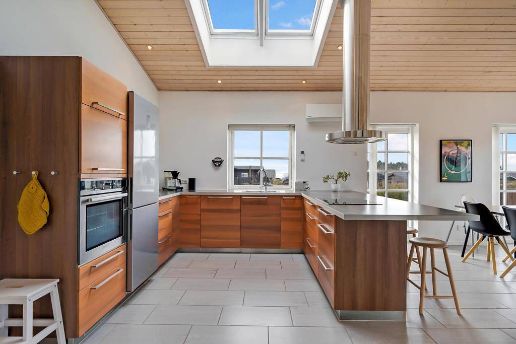 Stilvolles Ferienhaus an der Følle Strand mit Meerblick und großen Terrassen in Følle Strand, Süddjursland