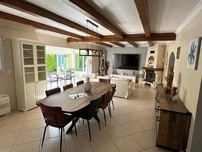 Chalet para 9 personas, con vistas además de jardín y piscina, Se admiten mascotas - 1