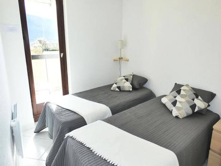 Gîte pour 4 personnes, avec balcon, adapté aux familles dans Esplanade du Lac ( Aix-les-Bains) - 2