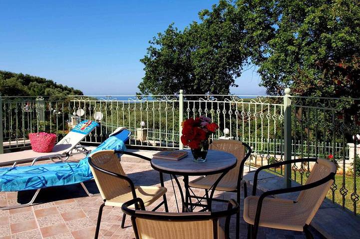 Villa för 6 Personer, med trädgård och balkong i Chania