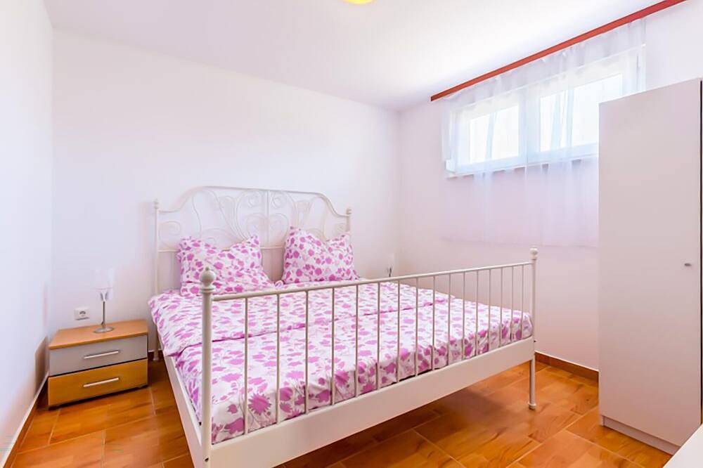 Entire apartment, 2 bedroom cozy apartment in Medulin in Medulin City, Medulin