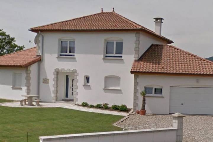 Location de vacances pour 8 personnes, avec piscine ainsi que vue et jardin à Saint-Amé - 2