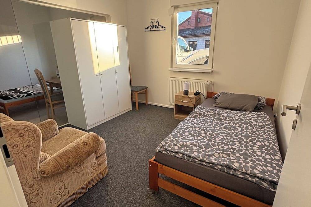 Ganze Wohnung, Gemütliche Ferienwohnung an der Saar nähe A8/A620 in Beckingen in Beckingen, Saargau