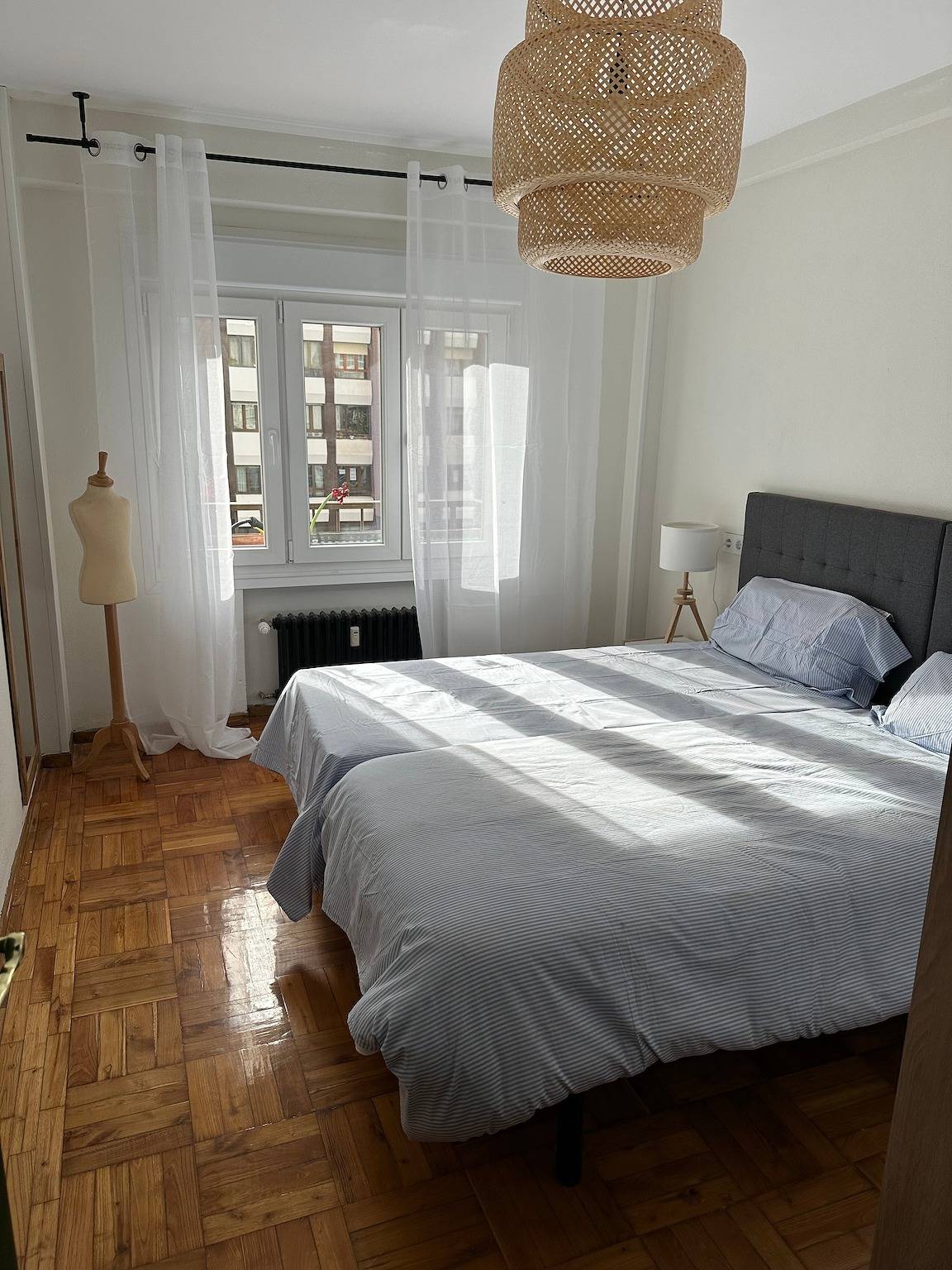 Ganze Wohnung, Ferienwohnung 'Centro De Oviedo' mit Balkon und Wi-Fi in Oviedo, Cordillera Cantábrica