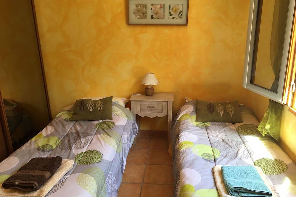 Beautiful airconditionned villa, 7 min to the beach, sea view, pool, garden, Bbq in Rayol-Canadel-sur-Mer, Parc national Port-Cros