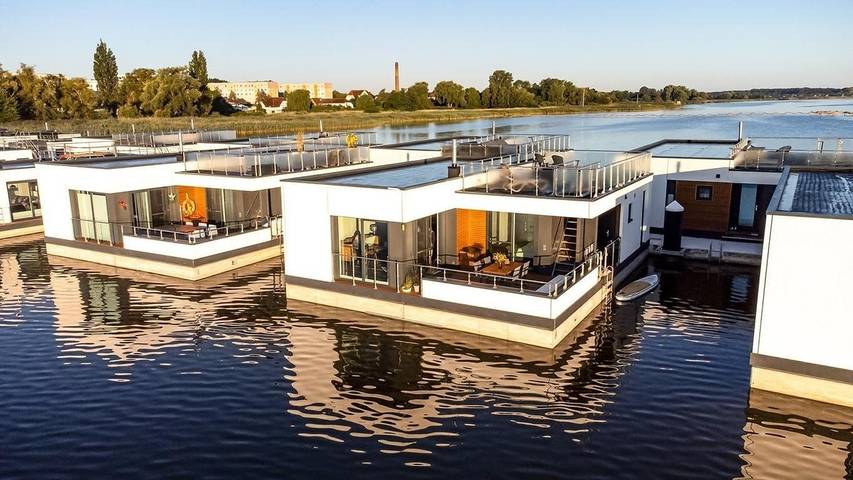 Hausboot für 6 Personen, mit Seeblick und Terrasse in Ribnitz-Damgarten - 4