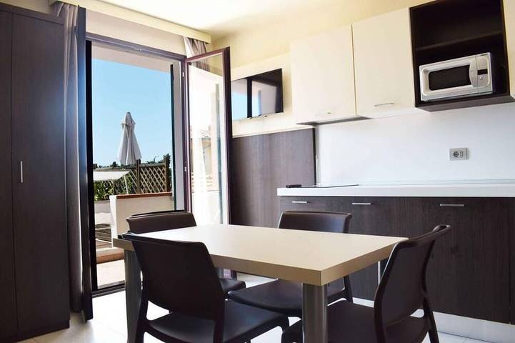 Hostel für 4 Personen, mit Terrasse - 1