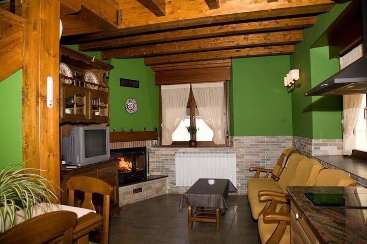 Offer - Self catering Gaztelubidea for 4 + 2 persons in Bernedo, Cordillera Cantábrica