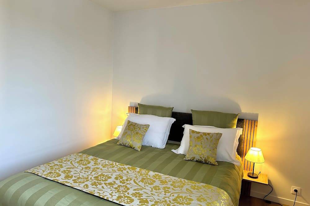 Ganze Wohnung, Comfortable 2–6 Guest Apartment with Free Parking, Close to Orly in Athis-Mons, Essonne